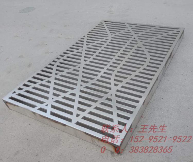 Nắp cống bằng thép không gỉ với tấm trang trí