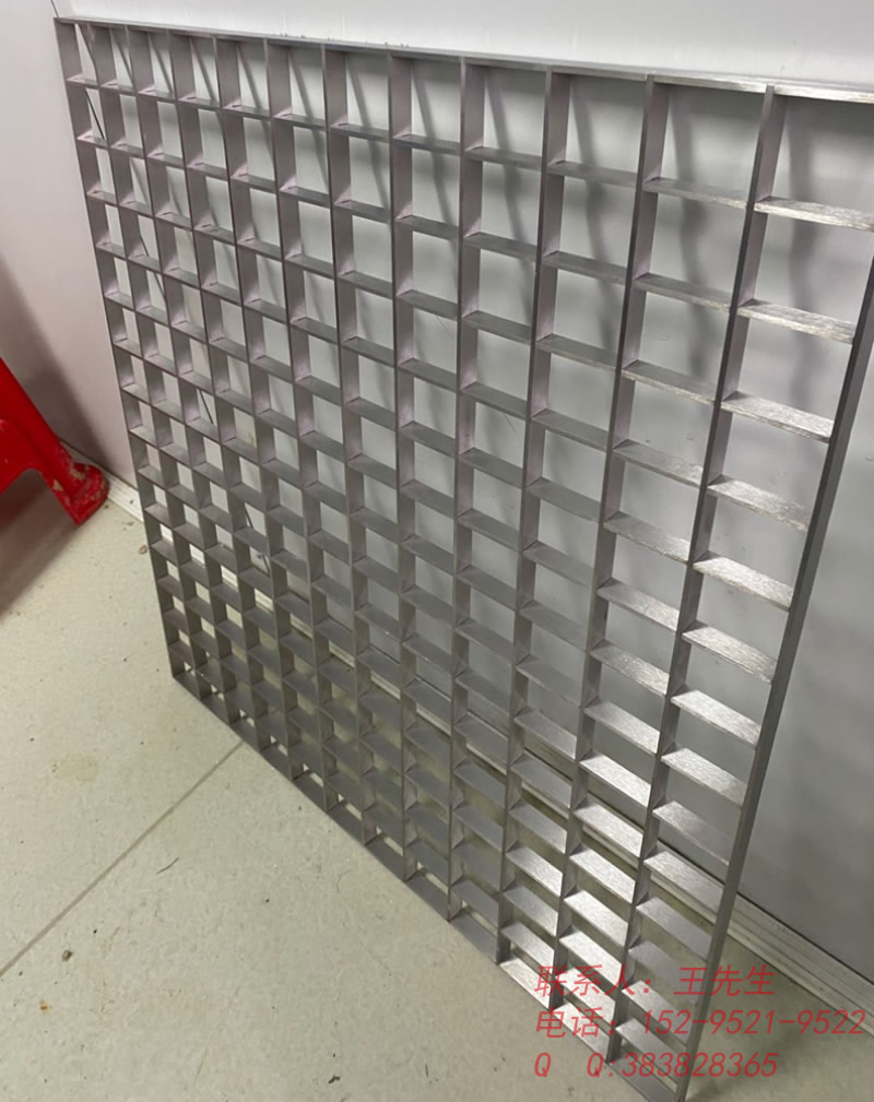 Bốn mặt chải thép không gỉ Grating