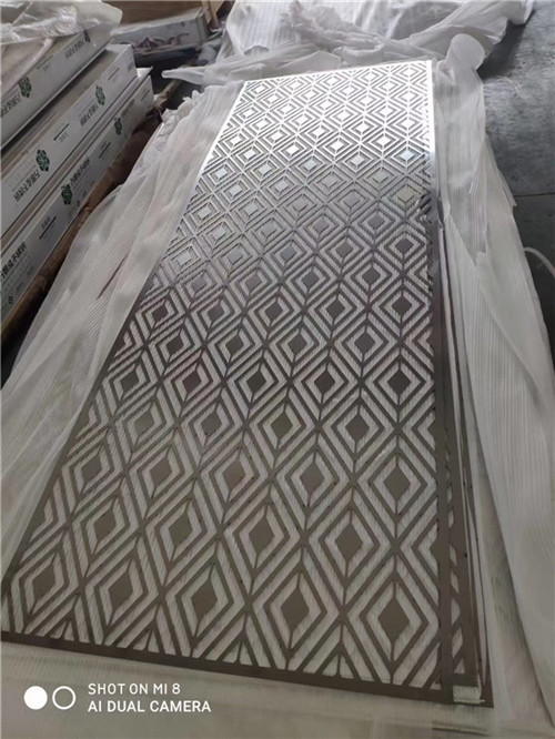 Màn hình Trung Quốc mới bằng thép không gỉ